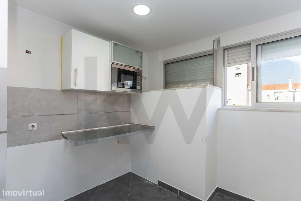 Apartamento T4 transformado em T3 totalmente remodelado na Cova da Pi-19