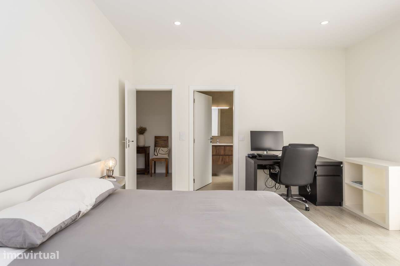 Fantástica moradia isolada T4 em Fernão Ferro-12