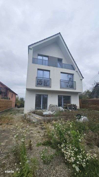 Duplex 6 camere, 150mp utili, 700mp teren, Dambu Rotund - Imagine principală: 2/19