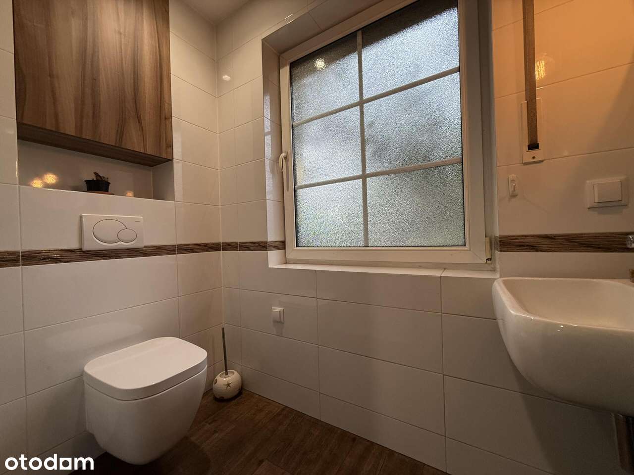 Dom z klimatem na wyjątkowo prywatnej działce z dużym osobnym garażem-14