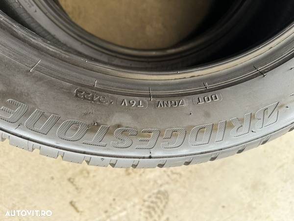 vând 2 anvelope 235/50/19 bridgestone de iarnă ca noi - 7