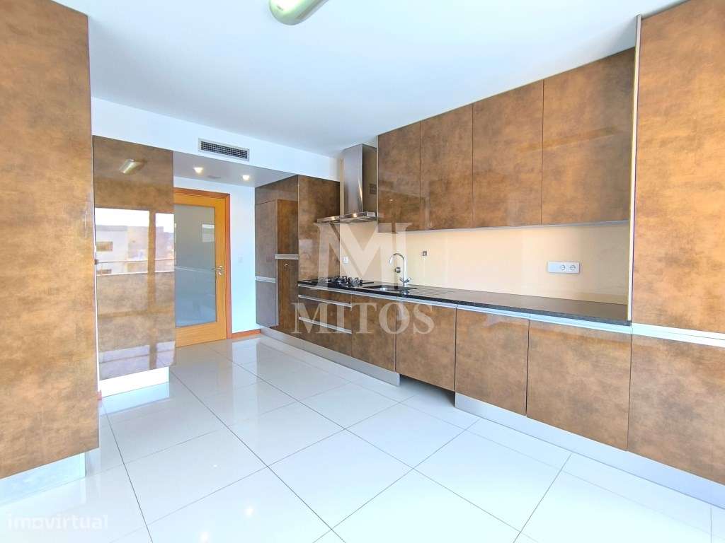 Apartamento T3 + Anexo T0 com terraço para venda em Braga - Grande imagem: 3/34