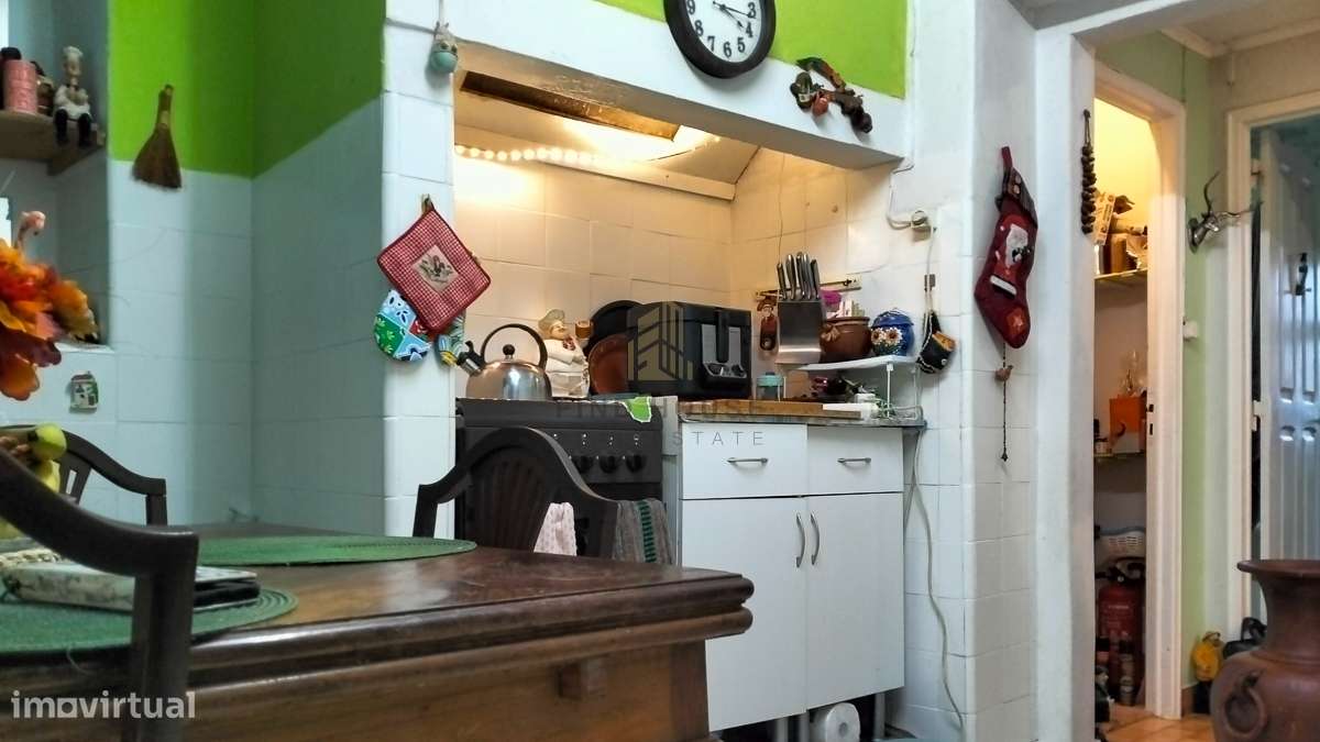 Vende-se Moradia T7 com 2 pisos e logradouro no Cadaval-19