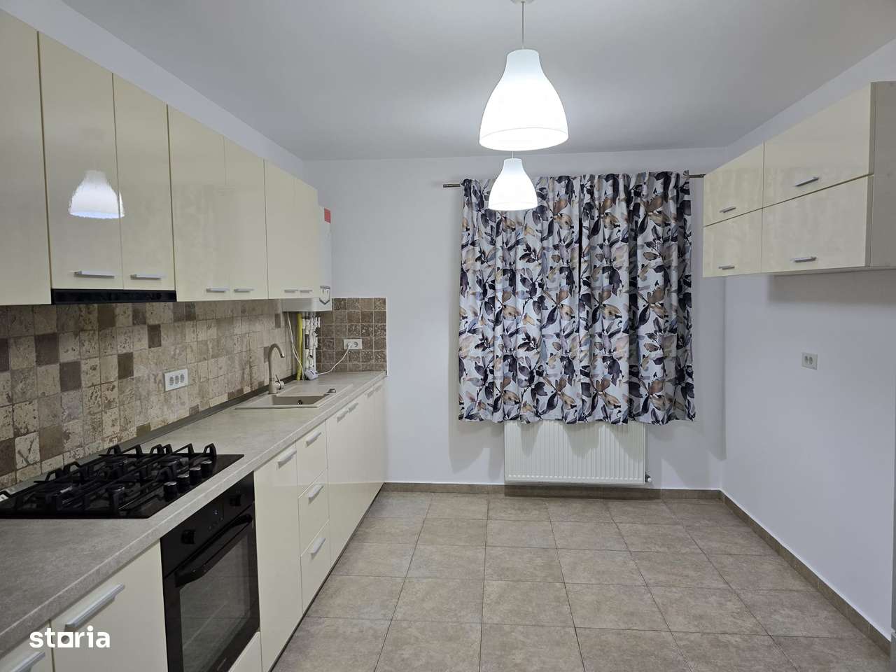 Vila mobilata , utilata-4camere -2bai -350mp teren -cartierul nou-beci - Imagine principală: 5/14