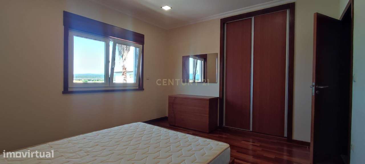 Apartamento T2 com Vista Panorâmica em Valença - Grande imagem: 4/25