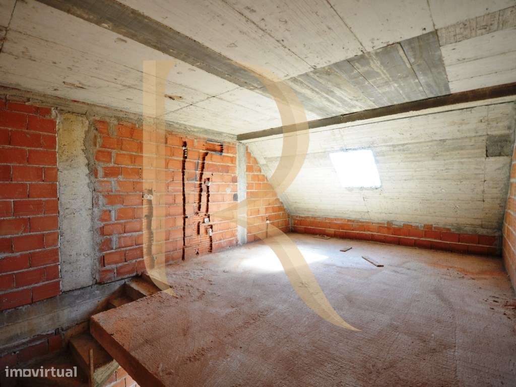 Apartamento novo duplex T3+2 com garagem, elevador e varandas em Va...-14