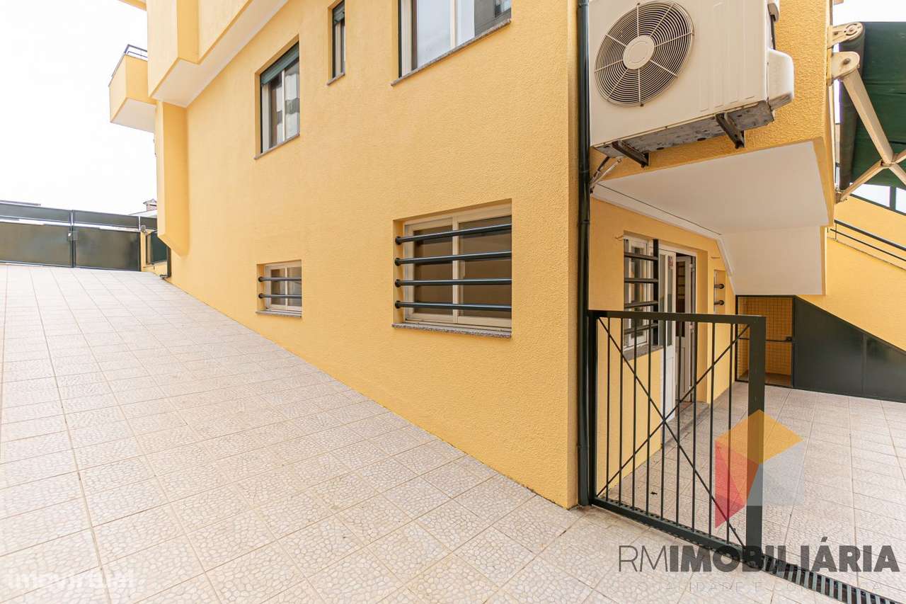 Moradia T4 em Fânzeres-51