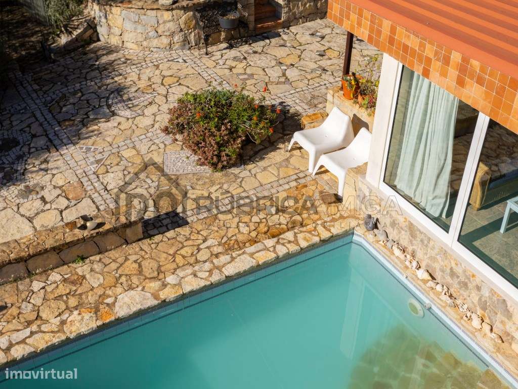 Propriedade Única em Zona Privilegiada com Vista Mar e Piscina - Loulé-48
