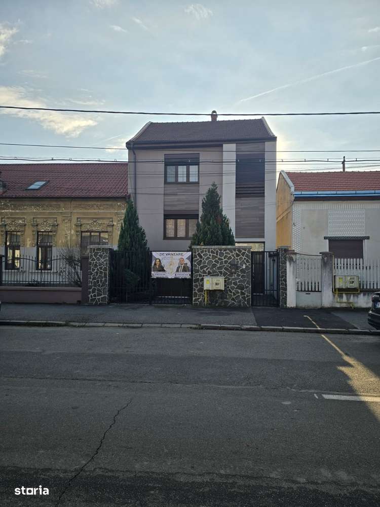 Casa spatioasa cu 4 camere | Teren 252 mp | Stadion Olimpia - Imagine principală: 1/20