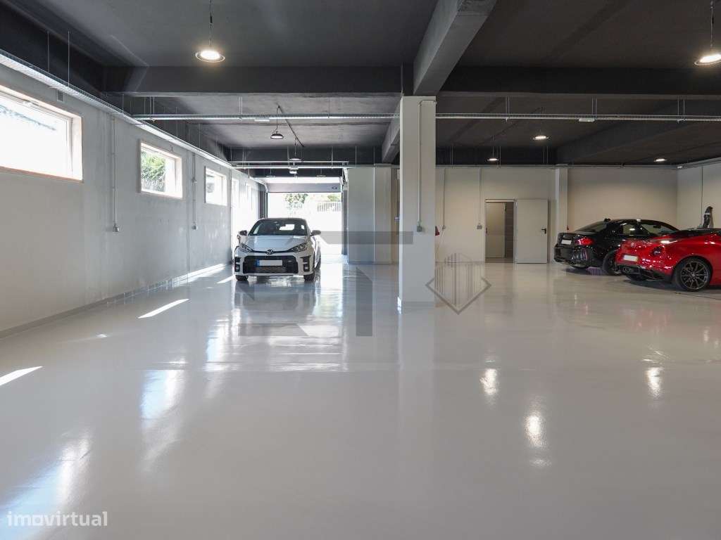 Prédio com Licença de Serviços para Arrendamento em Alfragide, Lisboa-36