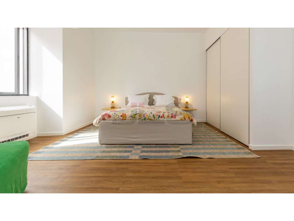 Moradia V4 com Apartamento T1 Anexo, Totalmente Remodelada - Centro...-19