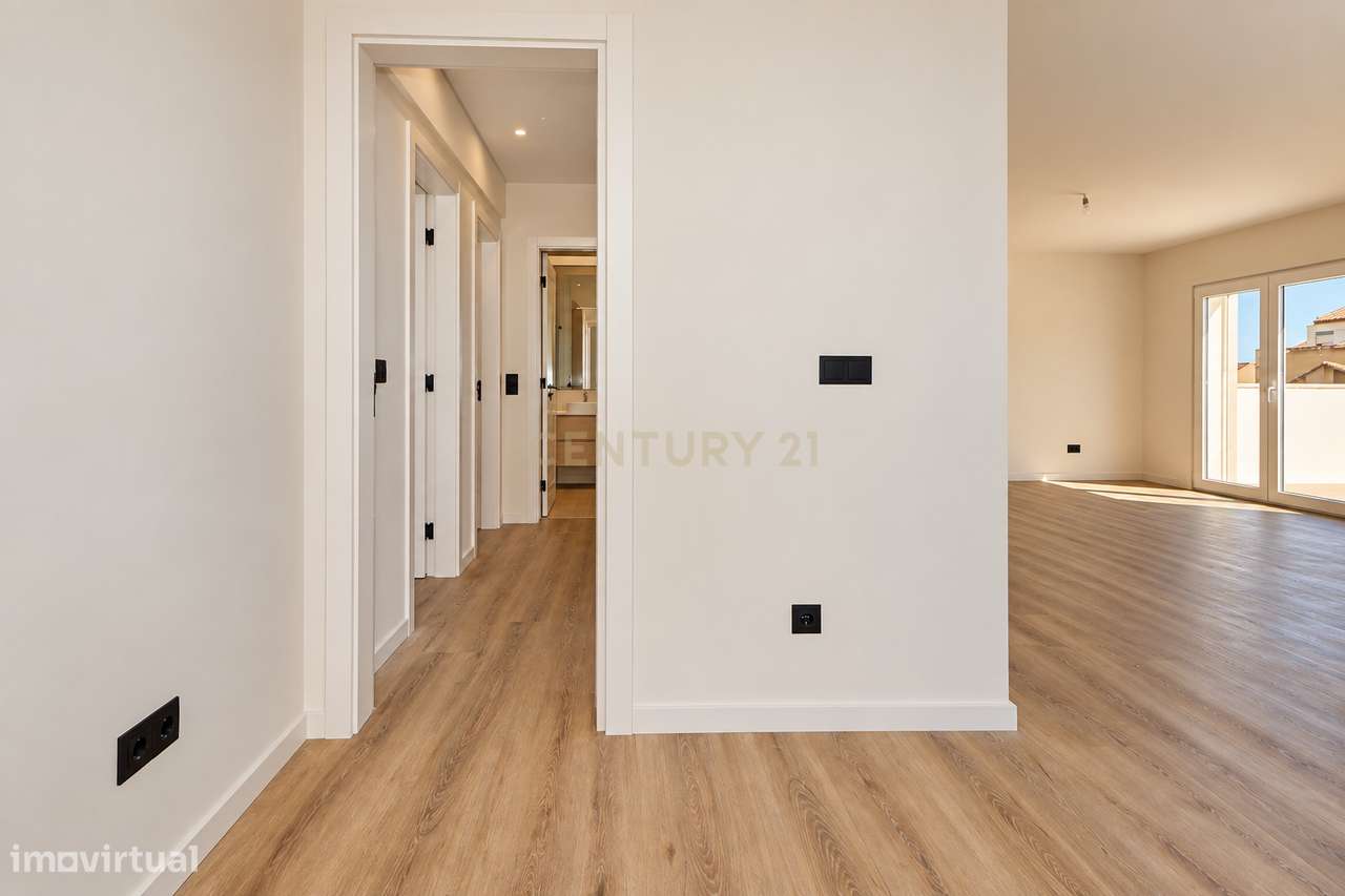 Espectacular Apartamento T3, totalmente remodelado, no centro do Monti-23