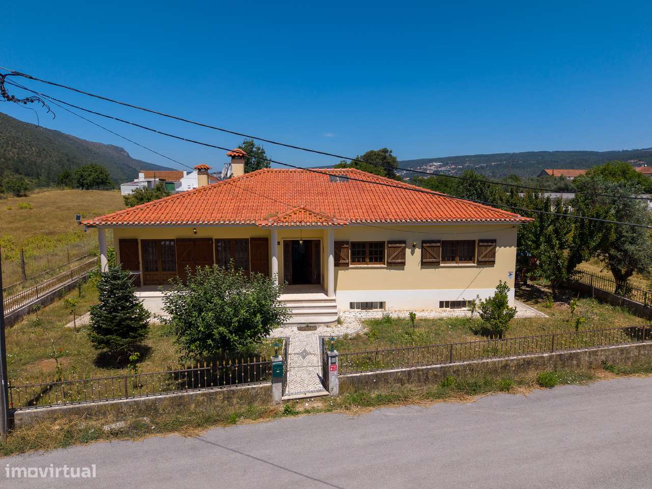 MORADIA T4 C/ GARAGEM FECHADA | MINDE - ALCANENA-0