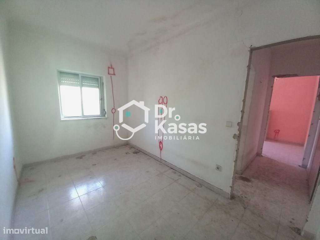 Apartamento T1 renovado na Baixa da Banheira-6