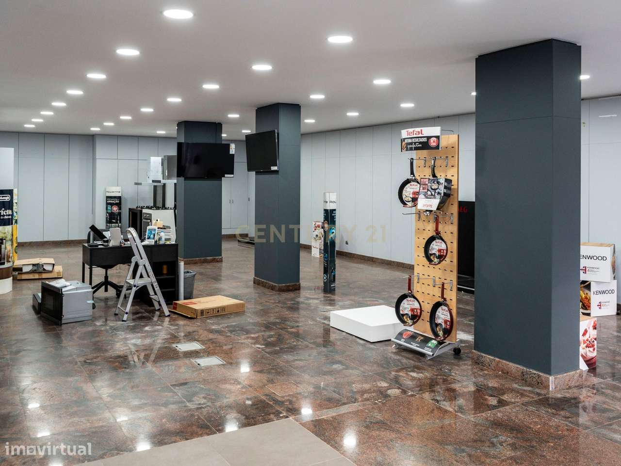 Loja para Arrendamento – Localização Privilegiada no Lavradio - Grande imagem: 2/17