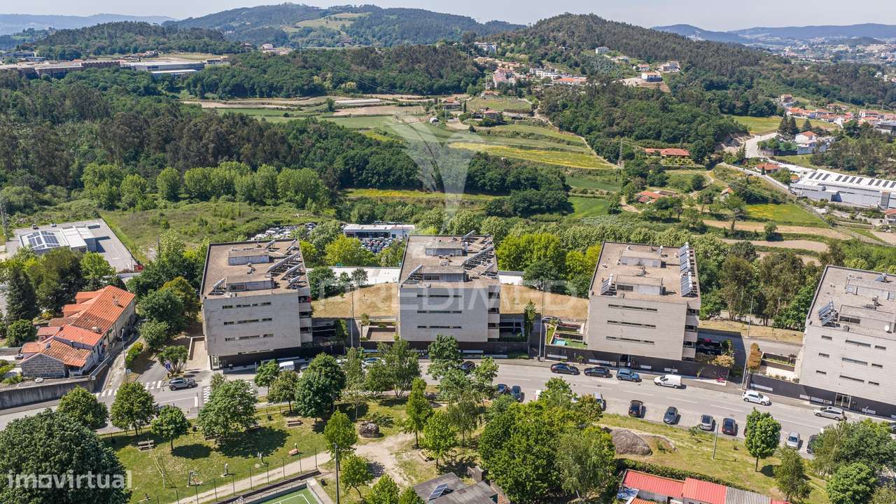 Exclusivo T3 de Prestígio em Urgezes – Luz, Sofisticação e Espaço S...-34