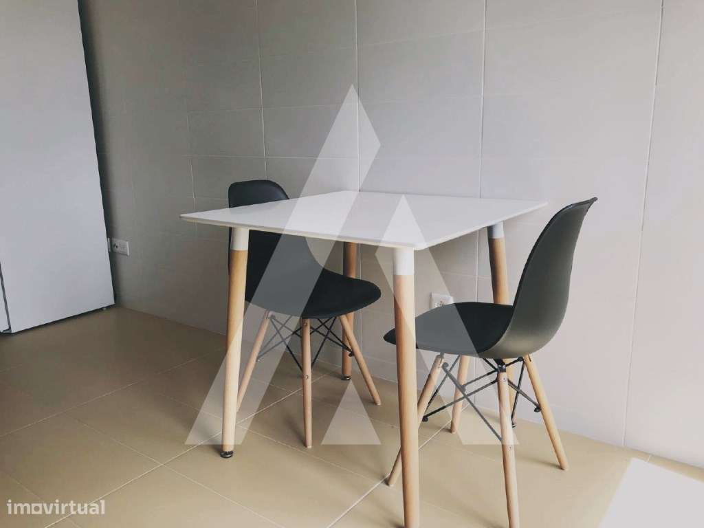 Apartamento T2 localizado perto do Centro comercial Glicínias!-7