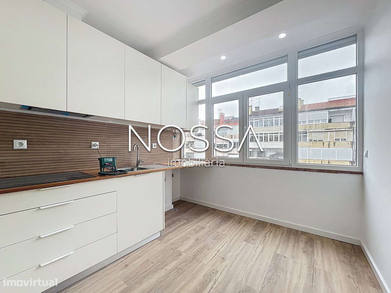 T3 Duplex Renovado com Varanda na Amadora - Grande imagem: 2/36