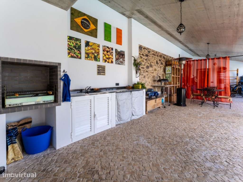 Moradia T3 com Piscina e Próxima do Mar na Serra do Bouro-21