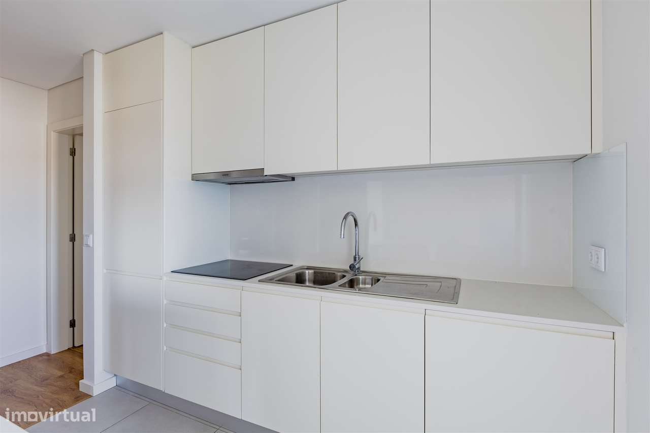 Apartamento T1 com Garagem em Campanhã - Grande imagem: 3/30