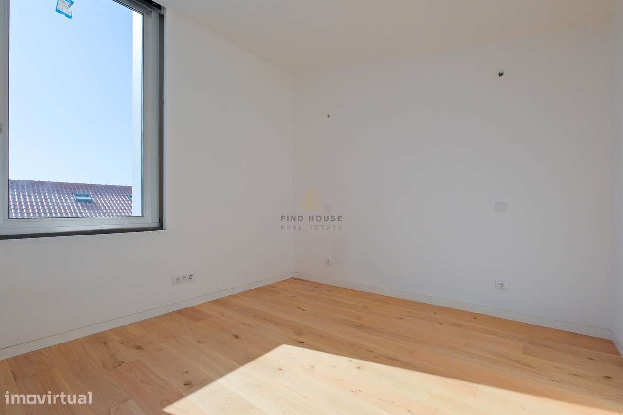 Moradia Isolada T4 com jardim e Garagem Box em Tires, São Domingos de-27