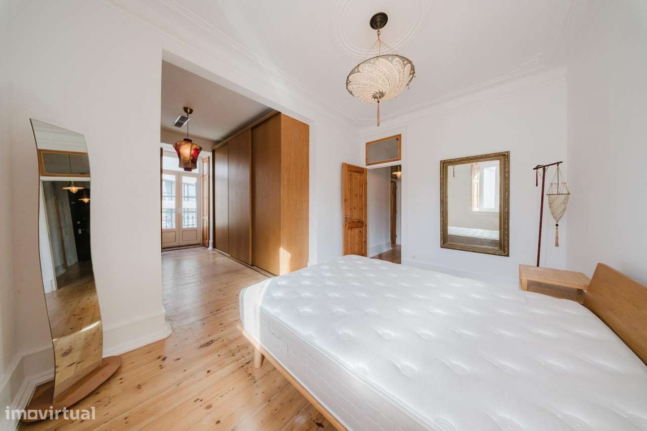 Apartamento T3 renovado junto à Avenida da Liberdade-21