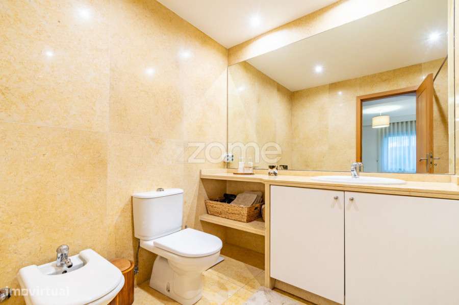 Apartamento T2+1 com Piscinas, Ginásio, Sala de Jogos e 2 Garagens - Grande imagem: 4/47