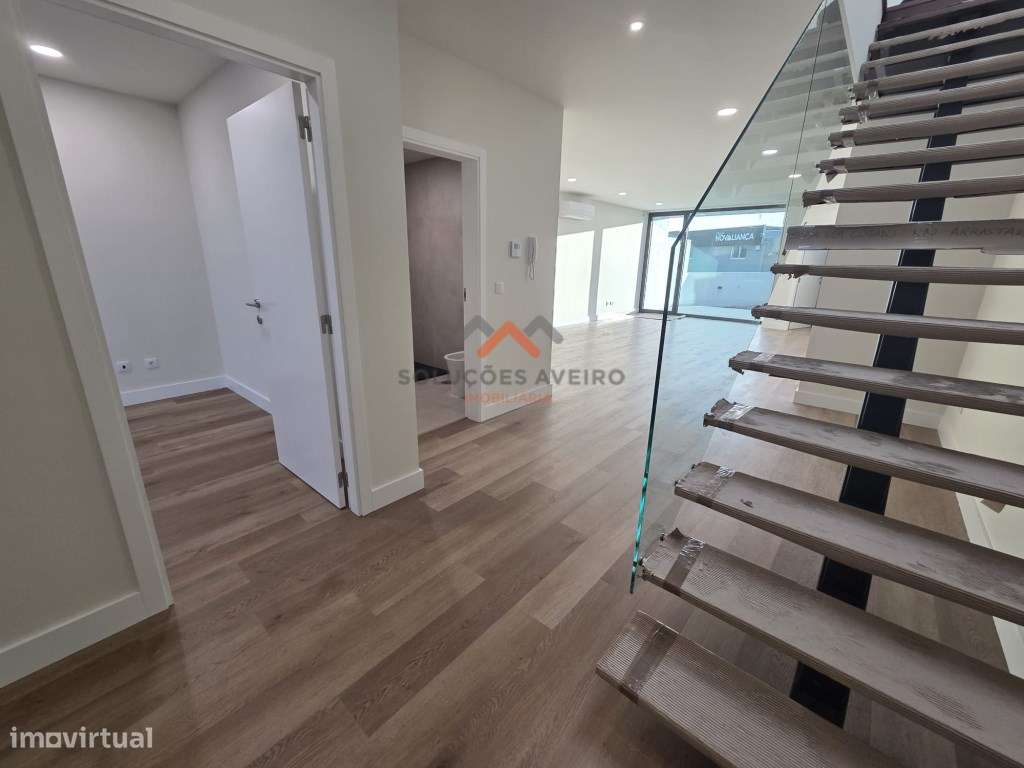 Moradia T4 a 1km das Glicinias!-27