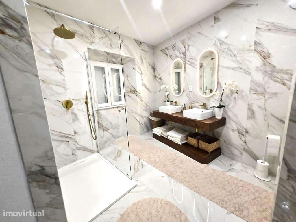 Moradia T5 Moderna com Piscina Aquecida e Garagem para 4 Carros - Grande imagem: 5/44