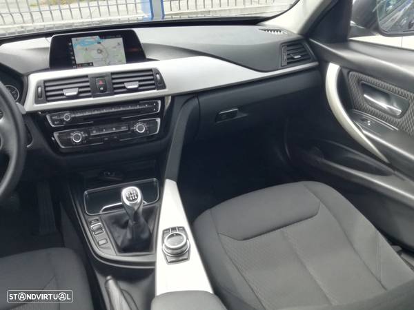 BMW 318 d Touring Advantage - 14