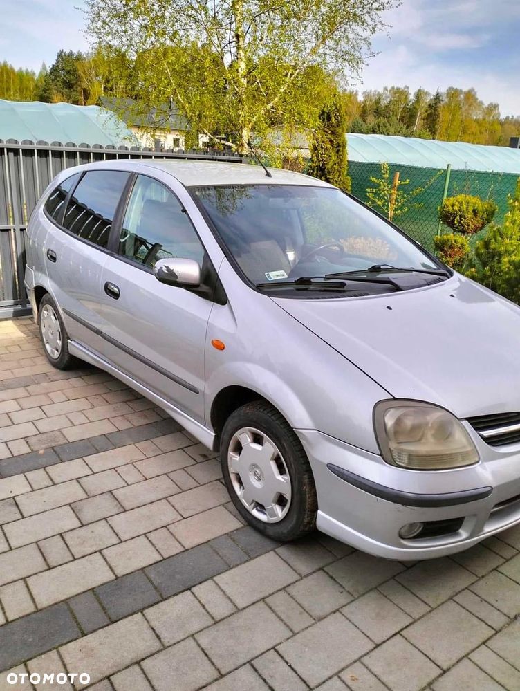 Nissan Almera Tino