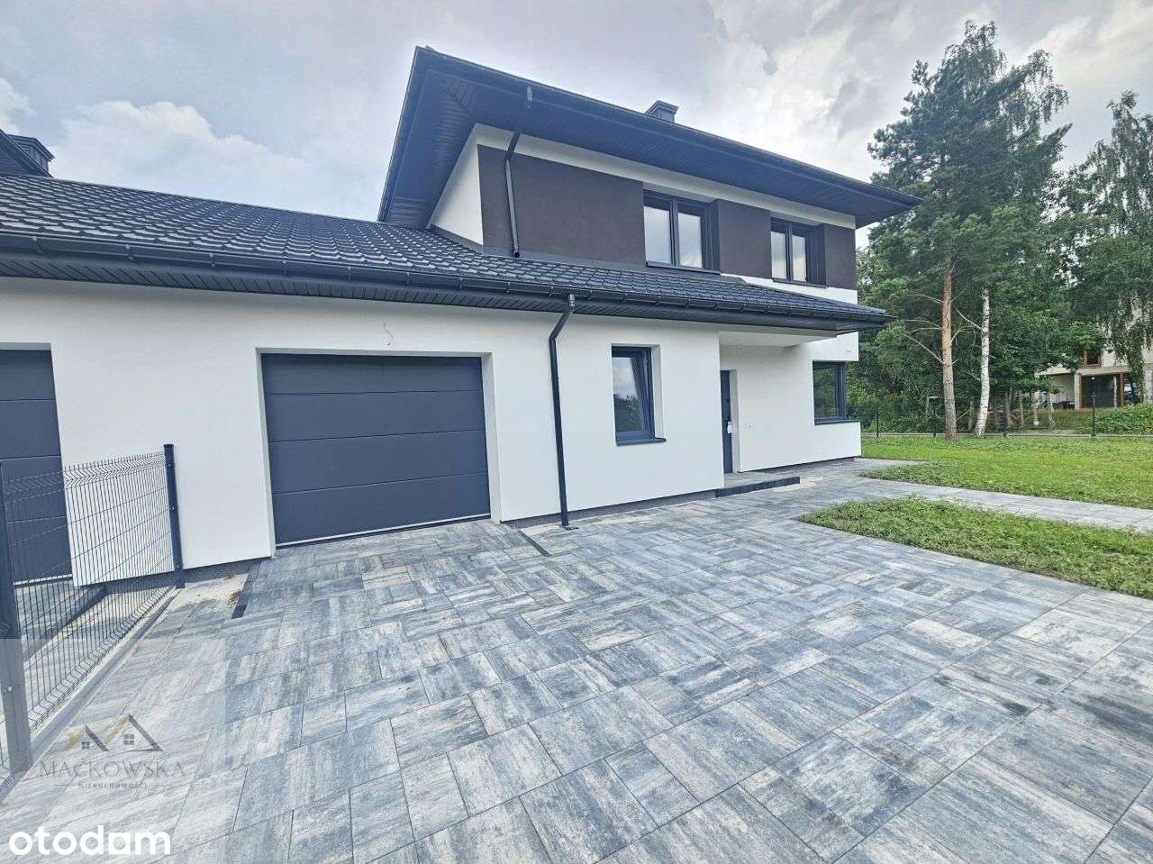 "Dom Z Duża Działką"-1
