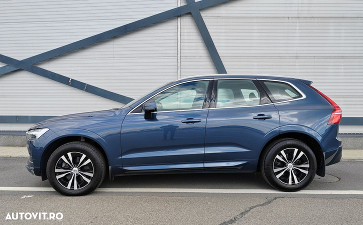 Volvo XC 60 B4 MHEV AT8 AWD Momentum Pro - 7