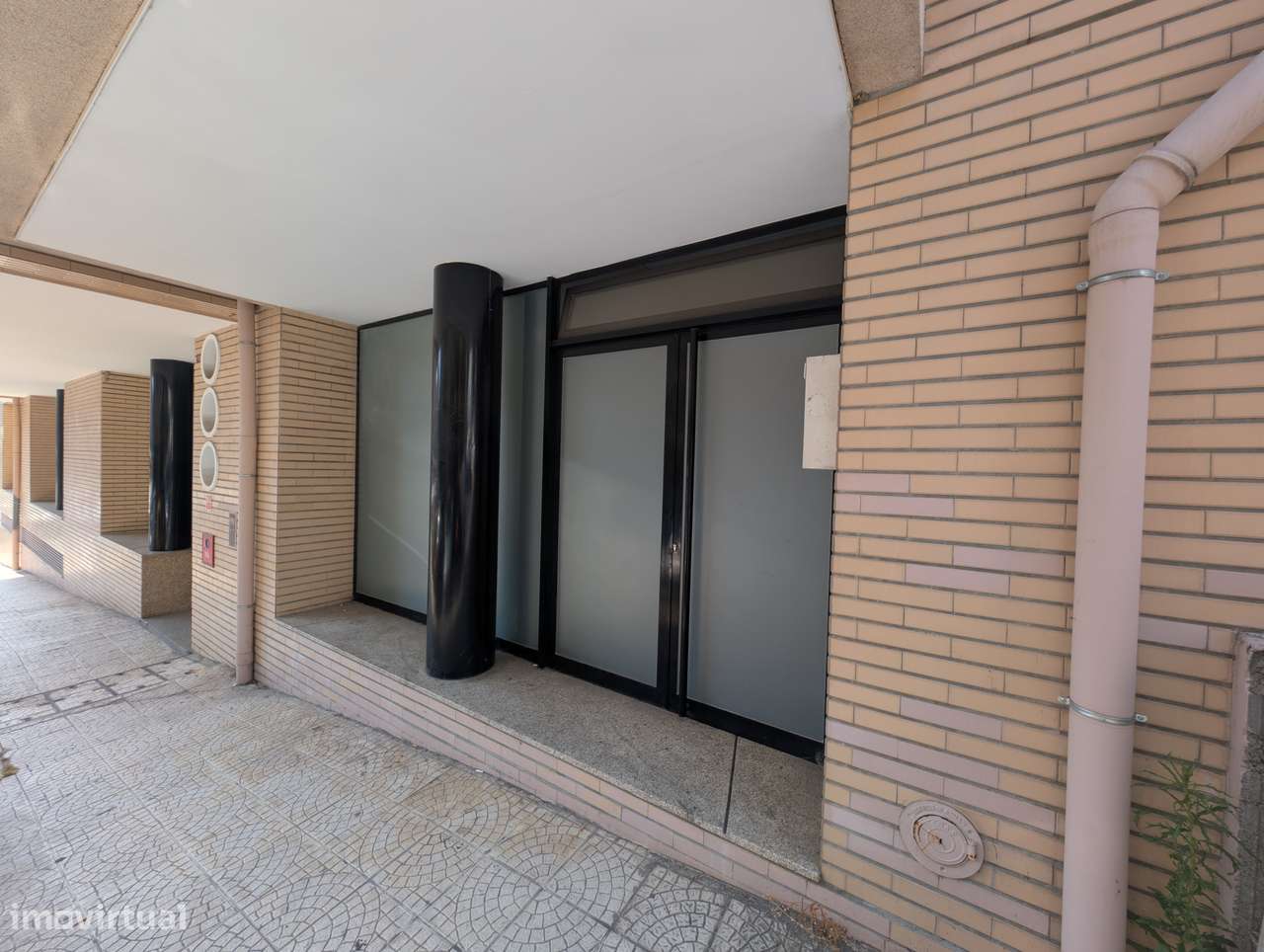 Oportunidade Única Loja de 88m² com Duas Frentes junto ao Braga Parque - Grande imagem: 2/5