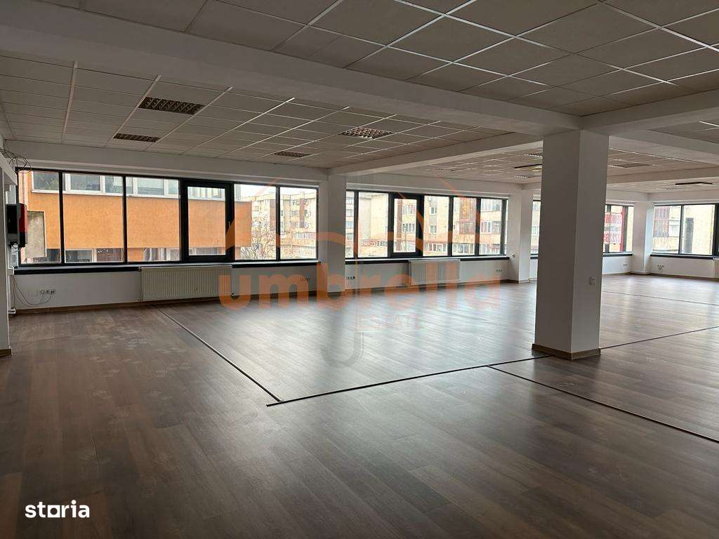 Cladire sediu firma clinica medicala - Imagine principală: 5/12