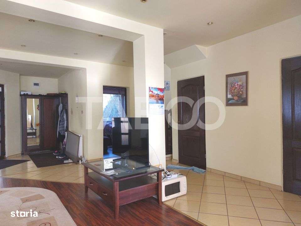 Casa 200 mpu 4 camere curte si gradina zona linistita Talmaciu - Imagine principală: 5/19