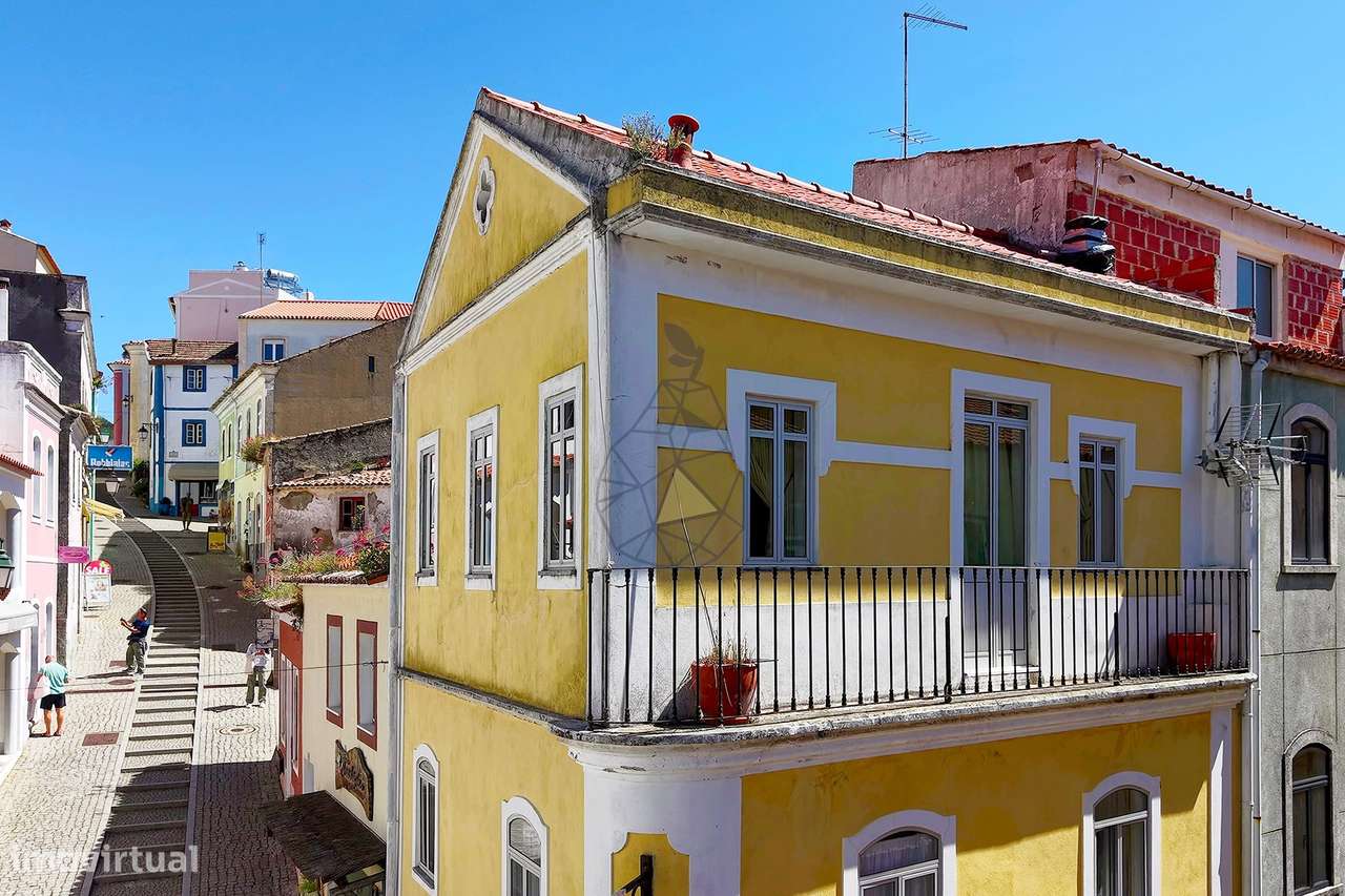 Edifício com Loja e Habitação, Charme, Investimento e Rendimento  no C-29