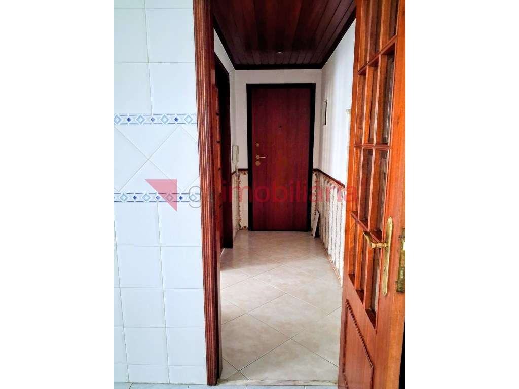 Apartamento T2+2 em Paredes, Alenquer-30