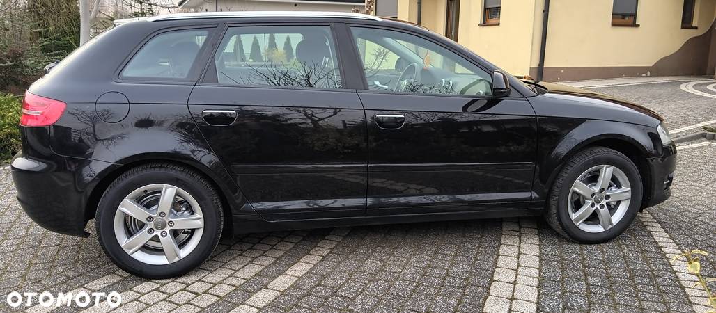 Audi A3 1.6 Ambiente - 8