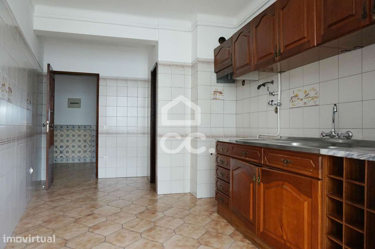 Apartamento T2 , 2º Andar, Bairro Catroga e Gaio, Abrantes-9