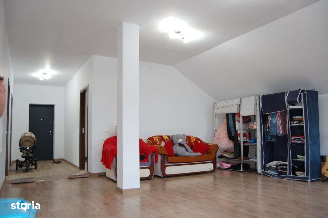 Vila cu Priveliște la Lacul Siutghiol-Spațiu Ideal pentru Două Familii-14