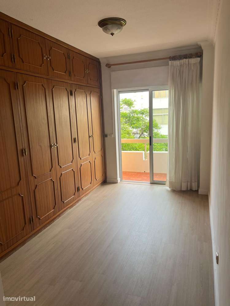 Apartamento T4 familiar no centro de Faro - Grande imagem: 5/13