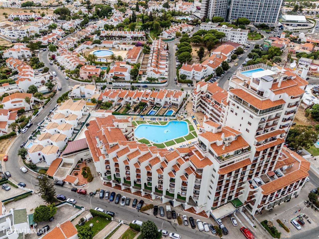 T1 totalmente remodelado, mobilado e equipado, com extraordinária vist-24