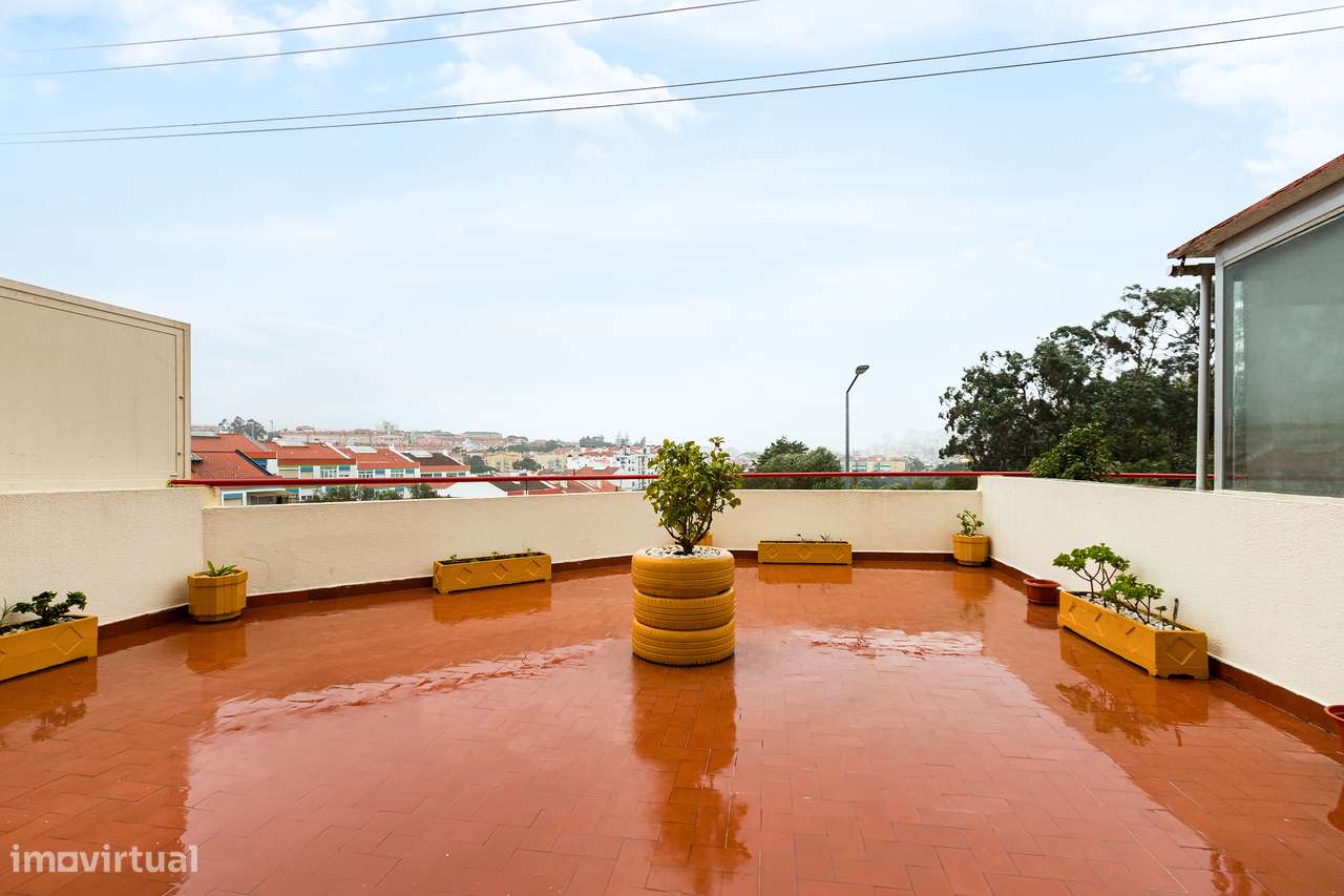 T2 com terraço em Rio de Mouro-Sintra-21