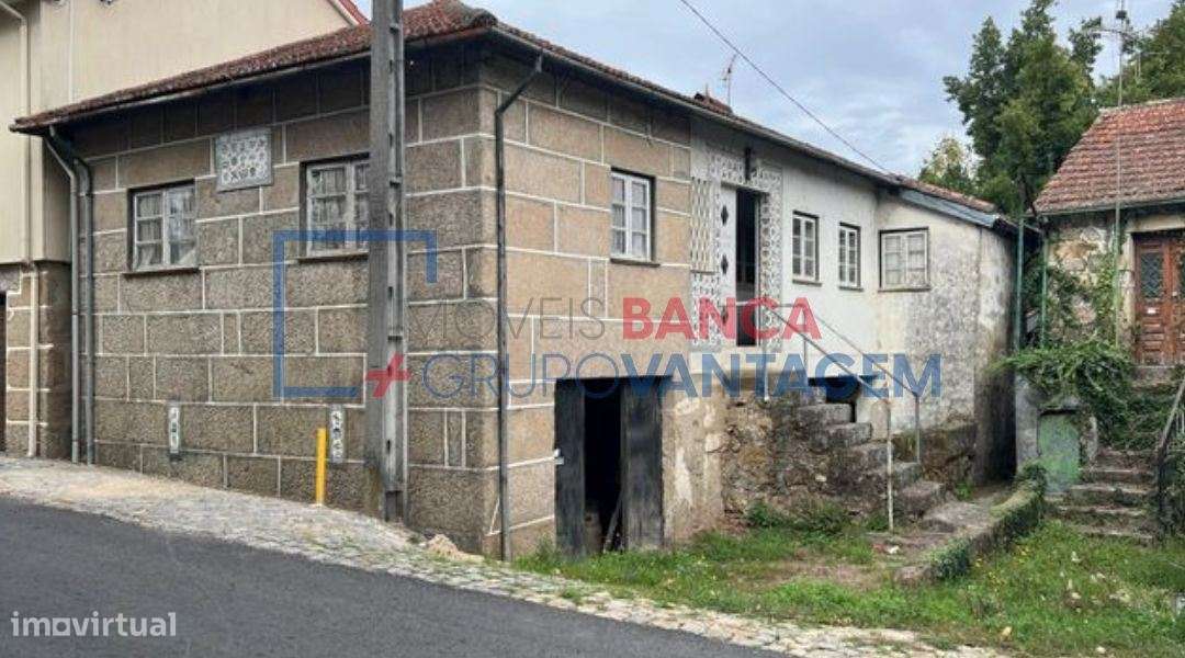 Moradia Em Pedra Com Jardim E Espigueiro Arnoia Celorico De Basto