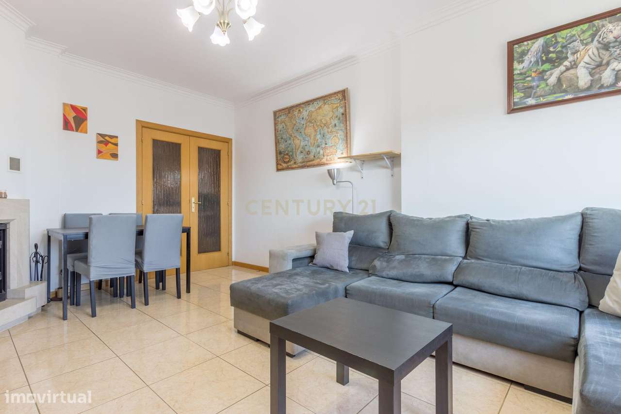 Apartamento T2 com Varanda e Arrecadação - Grande imagem: 4/17