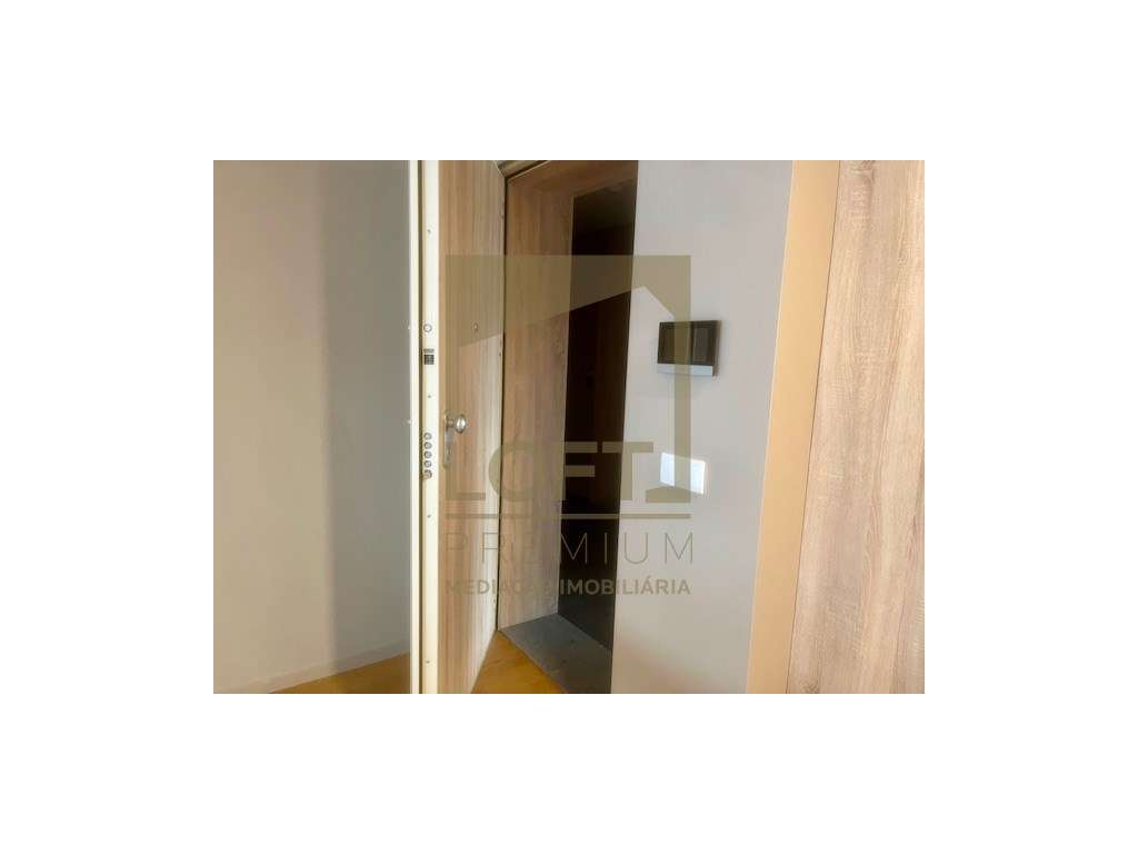 Apartamento T1 Mobilado e Equipado no Sinçães Terrace, em Vila Nova... - Grande imagem: 3/37