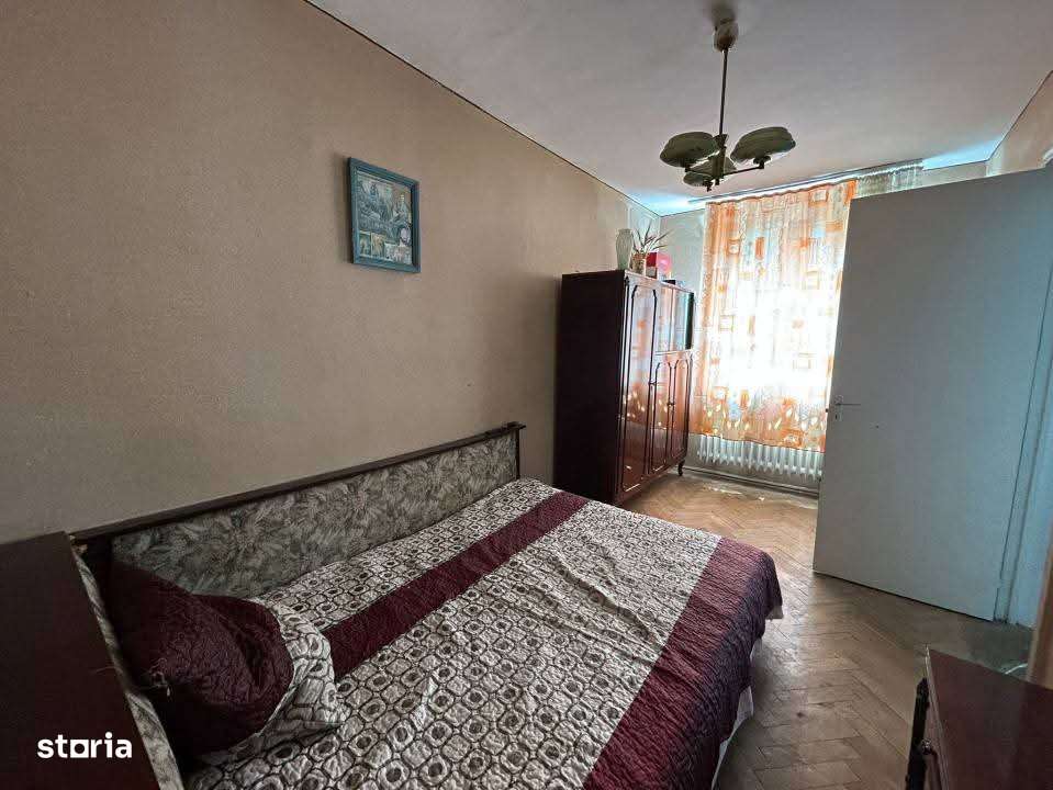 Apartament 2 camere în Craiovița Nouă,  70.000 euro negociabil - Imagine principală: 4/6