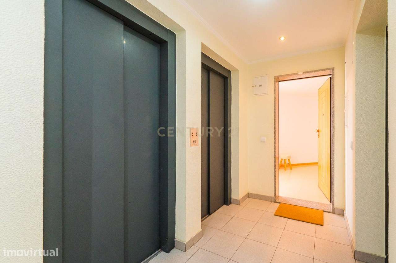 Apartamento T2 com Varandas e Elevador - Grande imagem: 5/53