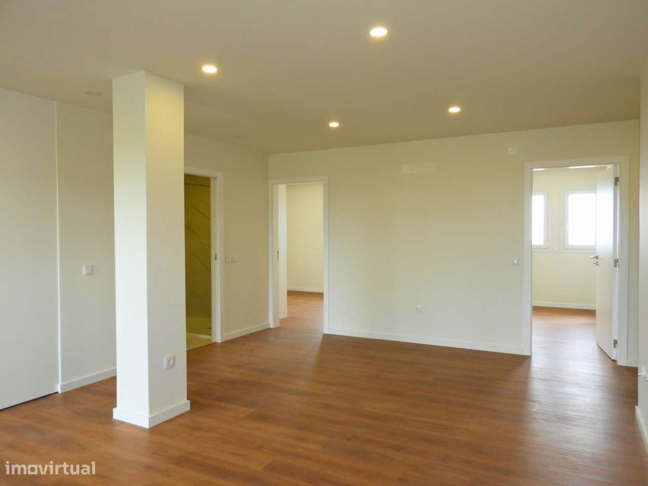 Apartamento T2 em São Bento com Vista Rio Tejo - Grande imagem: 2/9